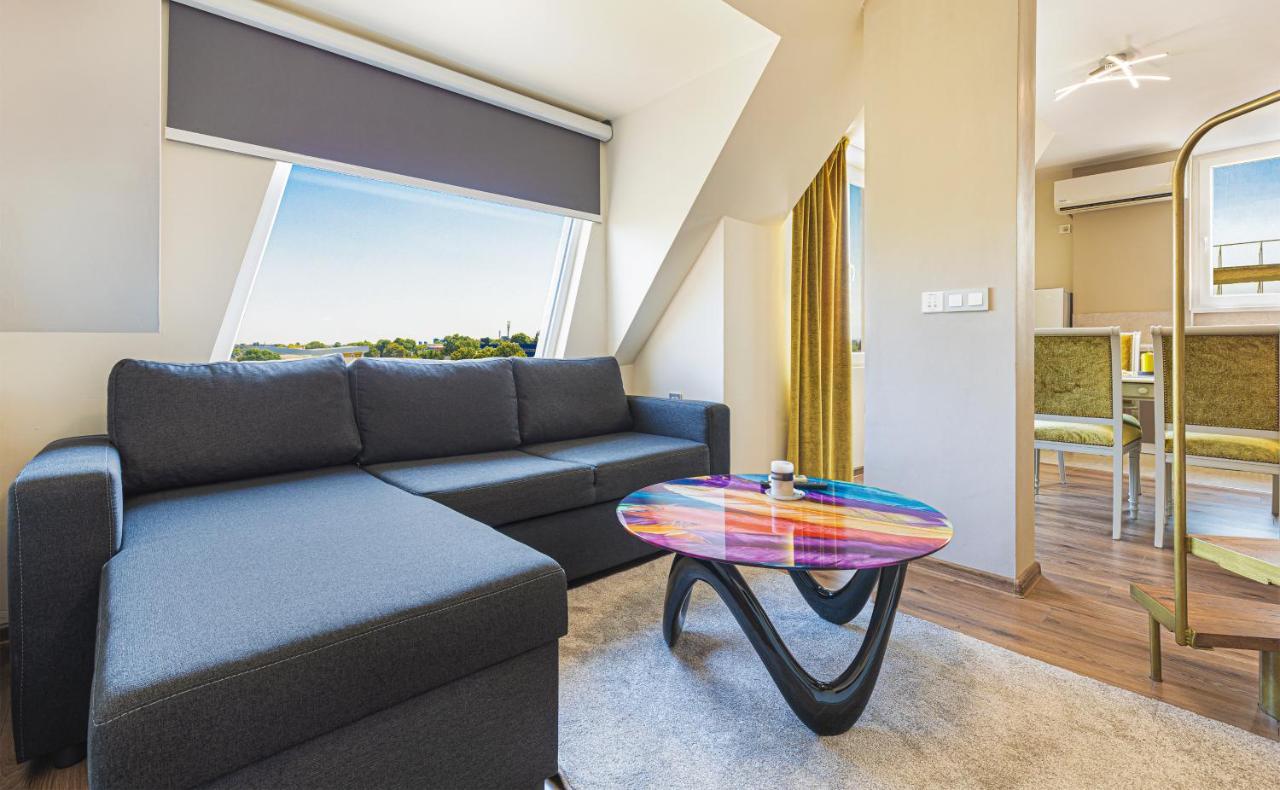 شقة Fancy 1Bd Penthouse With Terrace Near The Centre By Flat Mаnager بلوفديف المظهر الخارجي الصورة